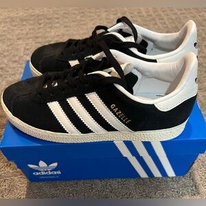 Adidas Gazelle Shoes Size 13.5 Kids Unisex